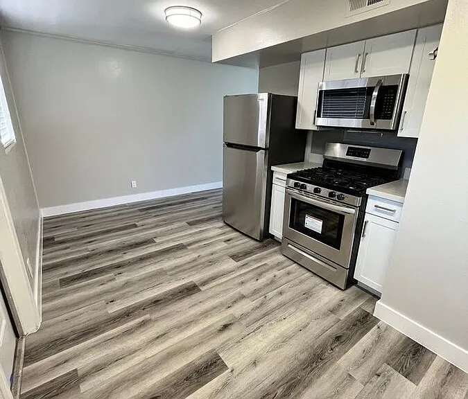 4310 N 14th St #5 — Photo 5