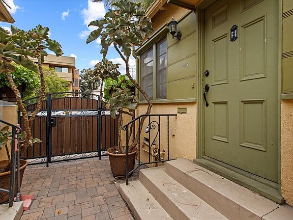 5th image of 1139 S Doheny Dr #1139