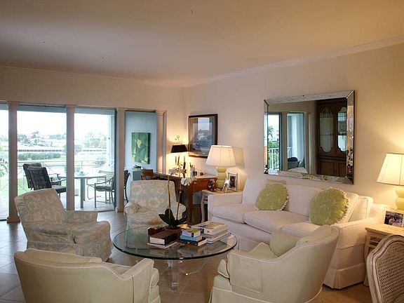 4th image of 4475 N Ocean Blvd #40