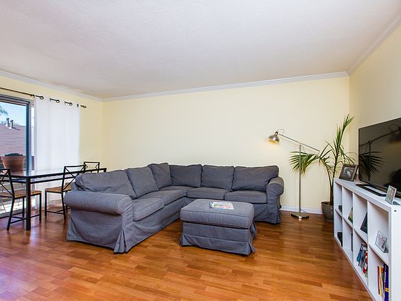 3rd image of 3649 Louisiana St #204