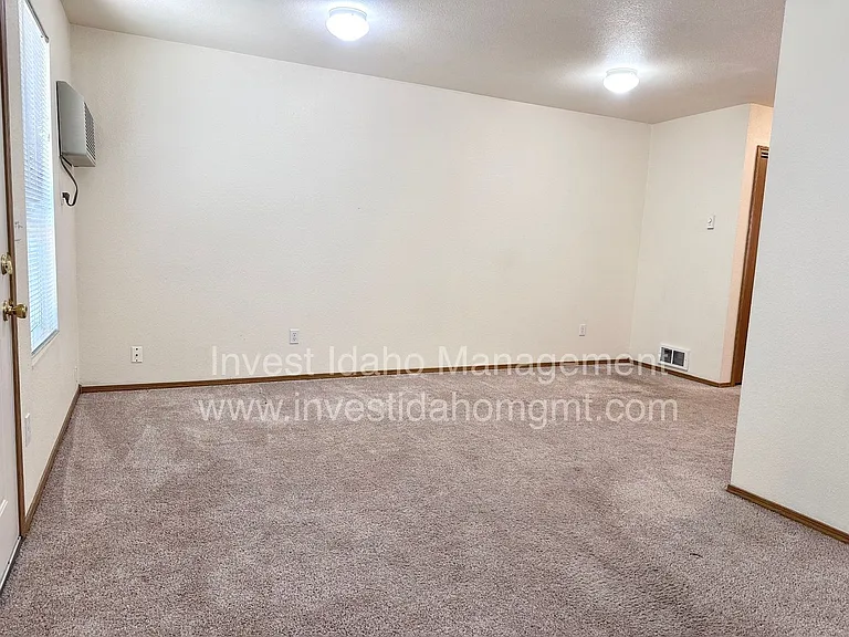 1682 Barlow — Photo 14