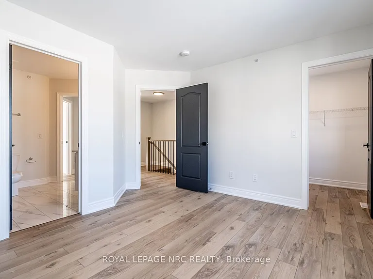 121A Moffatt St #25 — Photo 23