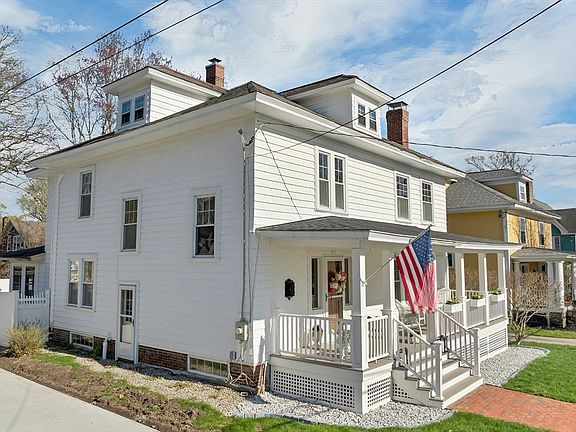 3rd image of 951 Chestnut St