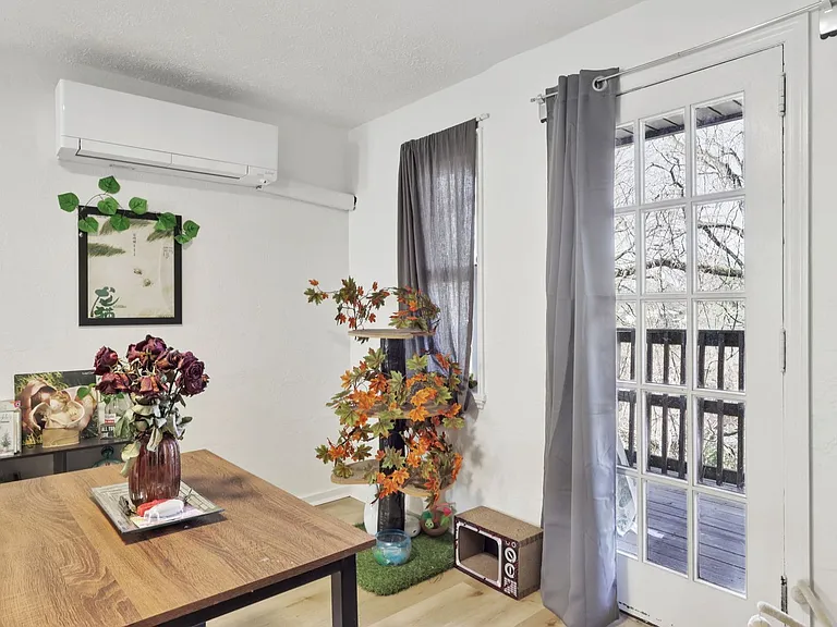 Charming 1, 2, and 3-Bedroom Townhomes in a Quiet Pittsburgh Neighborhood — Photo 72