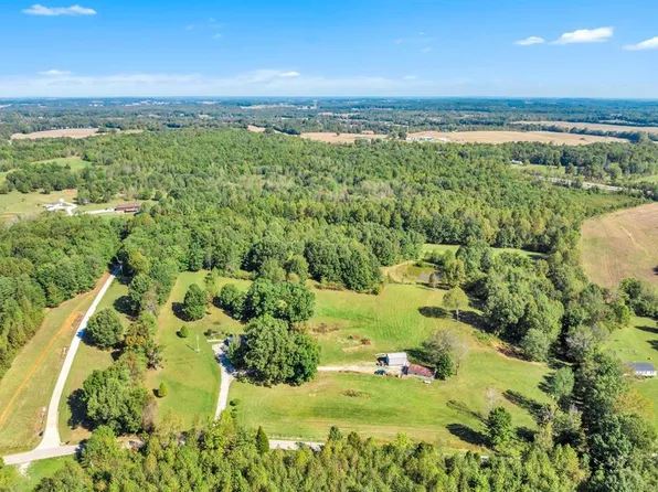 3947 Ronnie Lake Rd, Utica, KY 42376