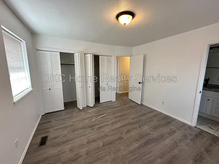 1428 SW 72nd St — Photo 6