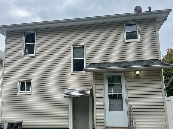 3rd image of 1030 Herberich Ave