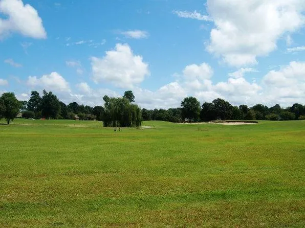 N Lake Cir, Manning, SC 29102