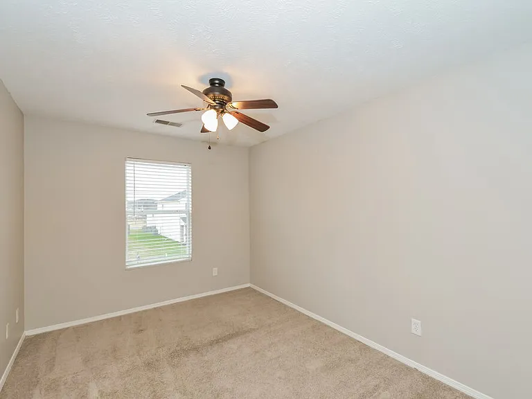 2653 Sutherland Dr — Photo 12