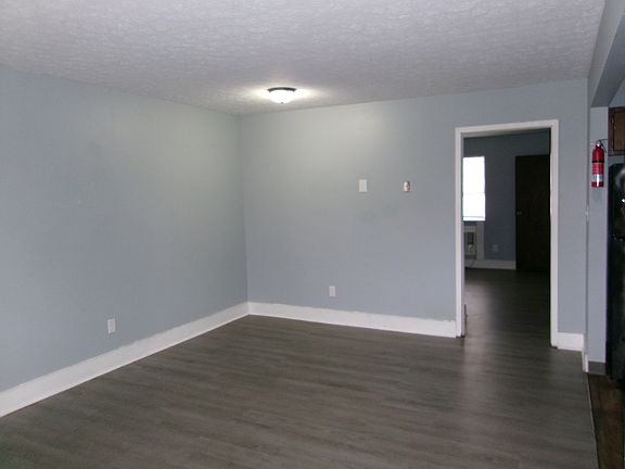 4th image of 204 N Warren St #8