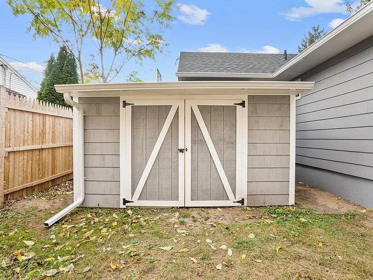 210 Handel Rd — Photo 23