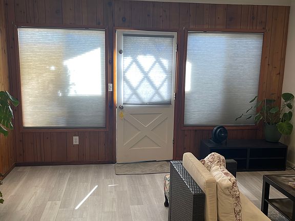 2nd image of 9848 Haskell Ave
