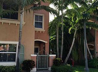 908 SW 143rd Ter, Pembroke Pines, FL 33027