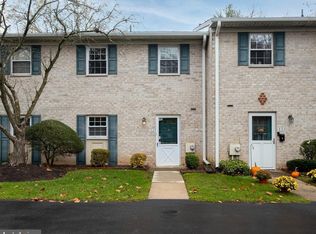 98 Hampstead Dr, Ambler, PA