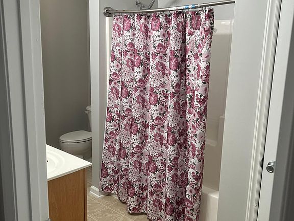 2nd bathroom