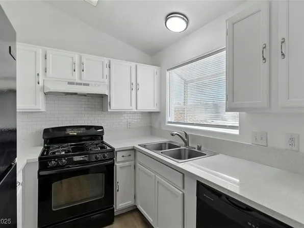 661 Anne Ln, Henderson, NV 89015