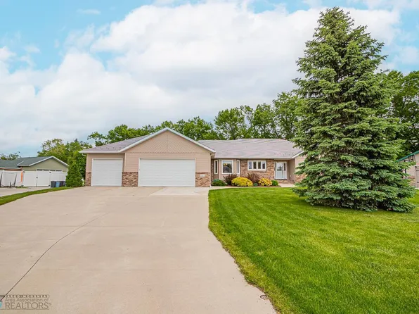 1962 53rd Ave N, Moorhead, MN 56560