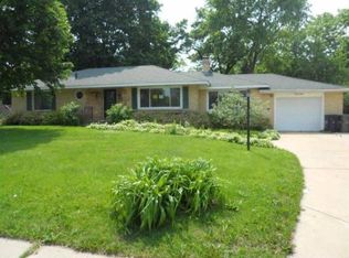 1212 Sherwood Ave, Elgin, IL 60120