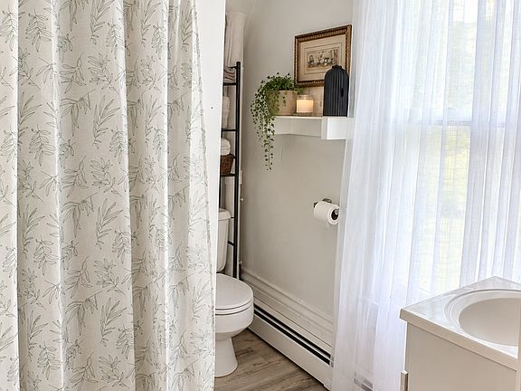 4th image of 15 Pleasant St #15C