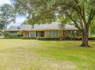 2080 Jana Ln, Burleson, TX 76028