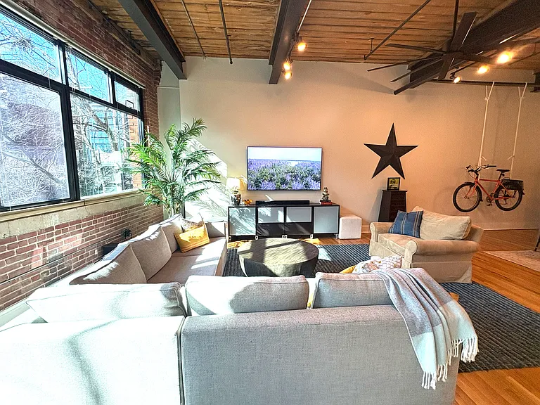 310 Arlington Ave #315 — Photo 16