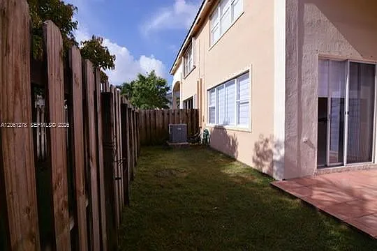 5527 NW 113th Ave — Photo 30