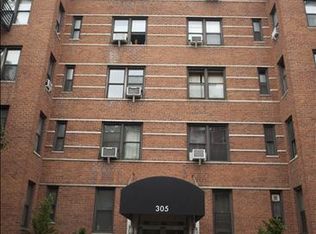305-313 W 18th St #4A, New York, NY 10011
