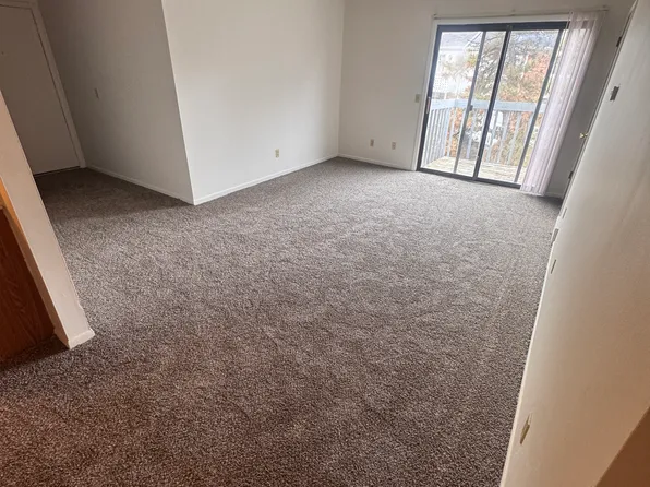 772 S Saginaw St APT 304, Lapeer, MI 48446