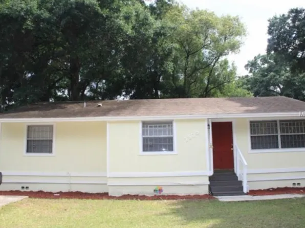 1805 E Osborne Ave, Tampa, FL 33610