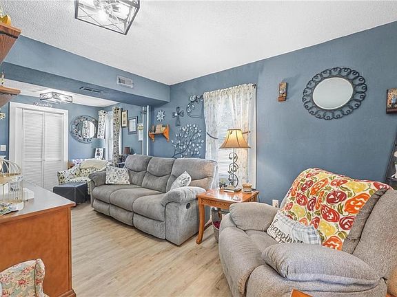 3rd image of 908 W Main St