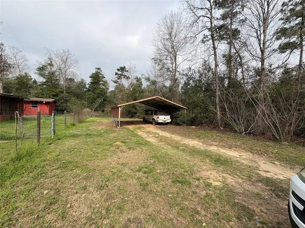 230 Deane Dr, Livingston, TX 77351