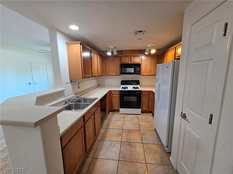 8324 W Charleston Blvd #1032 — Photo 5