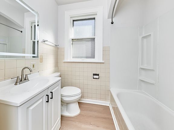4th image of 4673 Dewey Ave