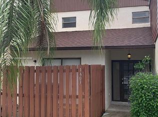 1403 White Pine Dr, Wellington, FL 33414