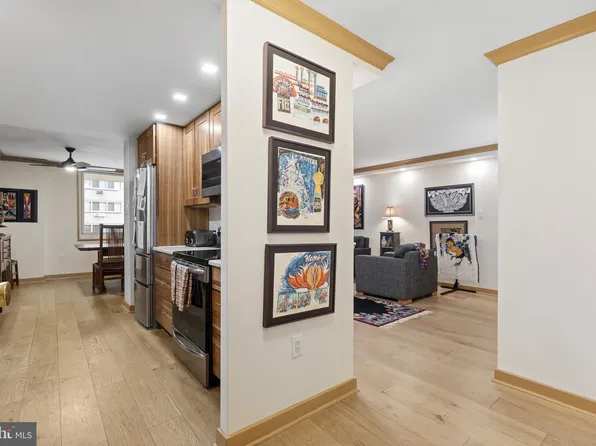 1901 John F Kennedy Blvd APT 1020, Philadelphia, PA 19103