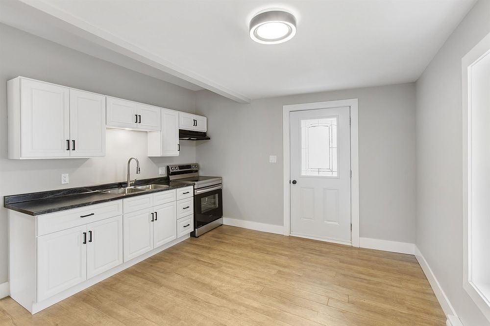 107 Weldon St, Moncton, NB E1C 5W1 Zillow