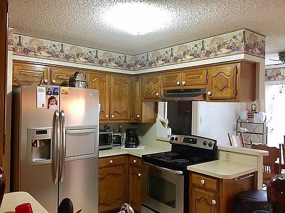 4th image of 202 Morene Ave