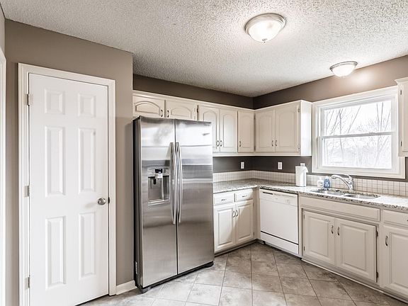 4th image of 6405 W 151st Pl