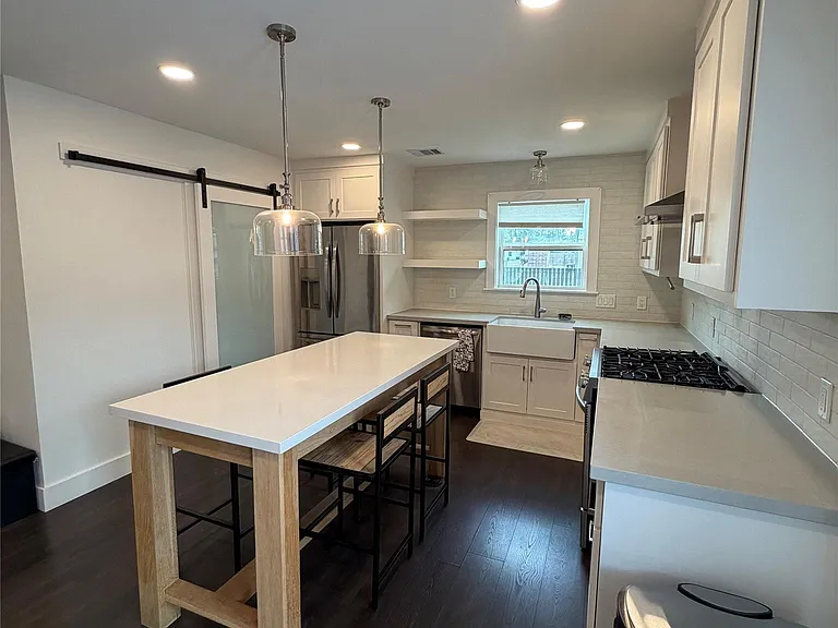 4208 Arlington St — Photo 3
