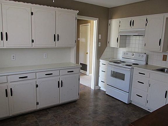 5th image of 3641 Janice Ln