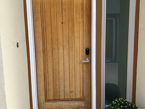 Entry with smart lock