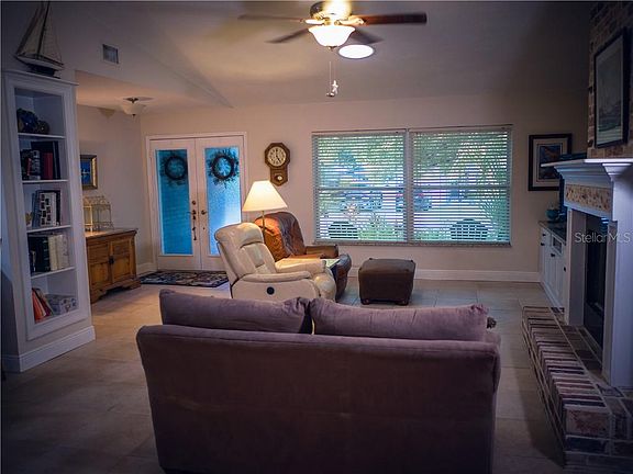 4th image of 1942 Spanish Oaks Dr N