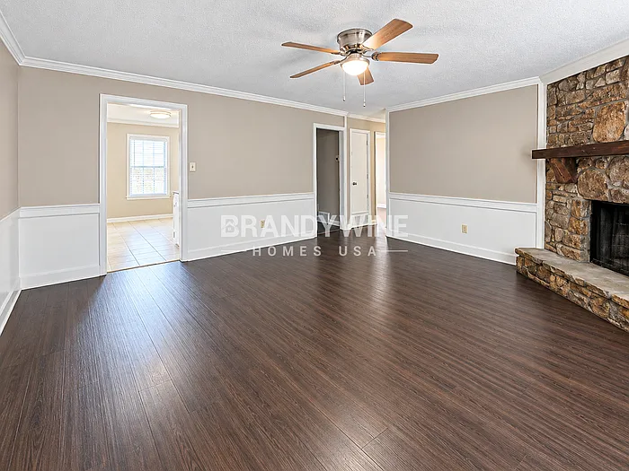 3 bed, 2.0 bath, 1198 sqft, $1,634 — Photo 4