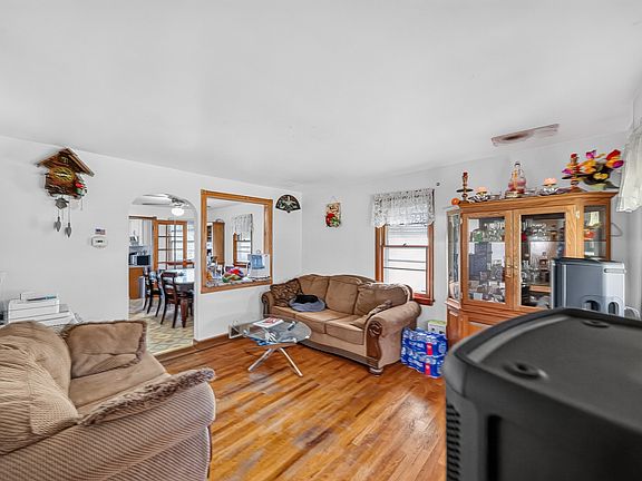 5th image of 1524 Fairmount Pkwy