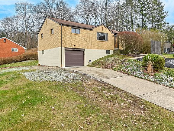 2nd image of 1406 Lakeside Dr