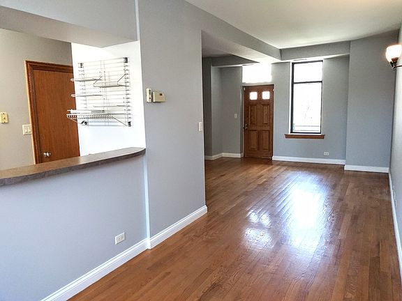 5th image of 4938 S Drexel Blvd APT 206