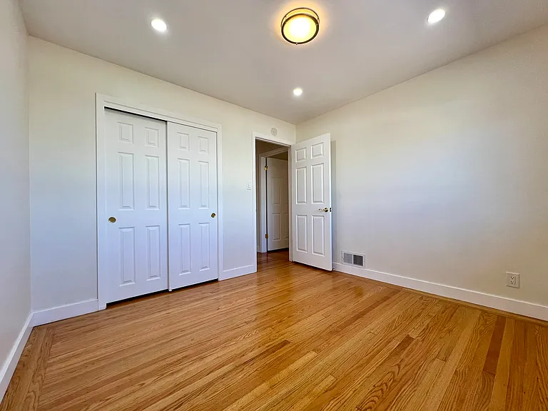 2490 Lexington Way — Photo 15