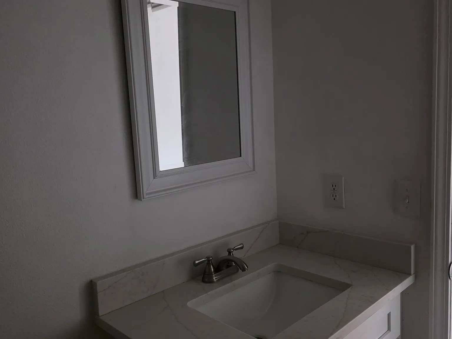 2 bed, 900 sqft, $1,400 — Photo 2