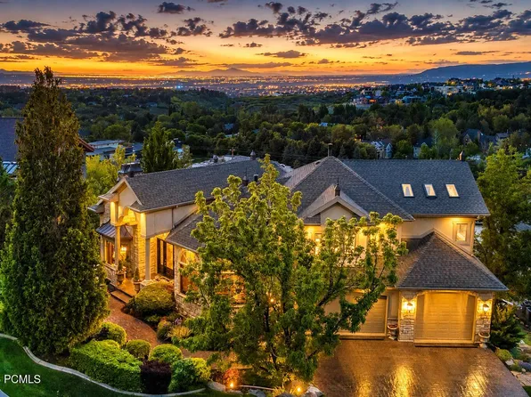 9862 S Granite Slope Dr, Sandy, UT 84092