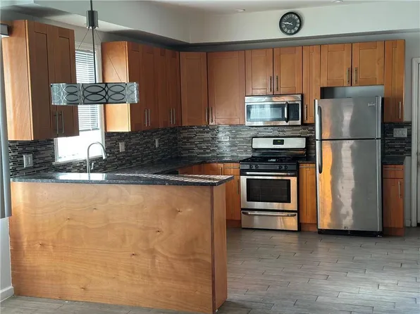 306 Cromwell Ave, Staten Island, NY 10305
